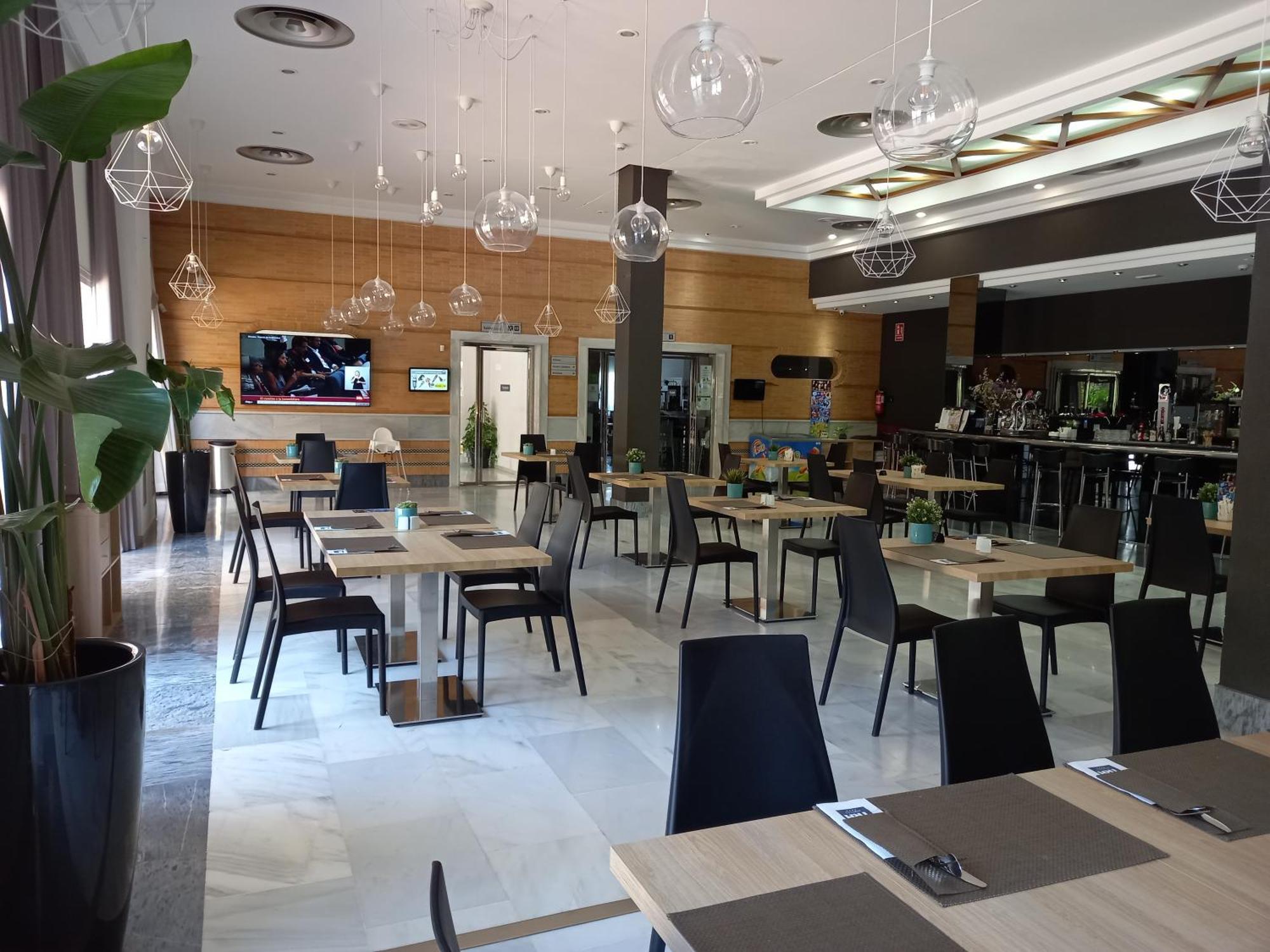 Hotel Trh La Motilla Dos Hermanas Zewnętrze zdjęcie