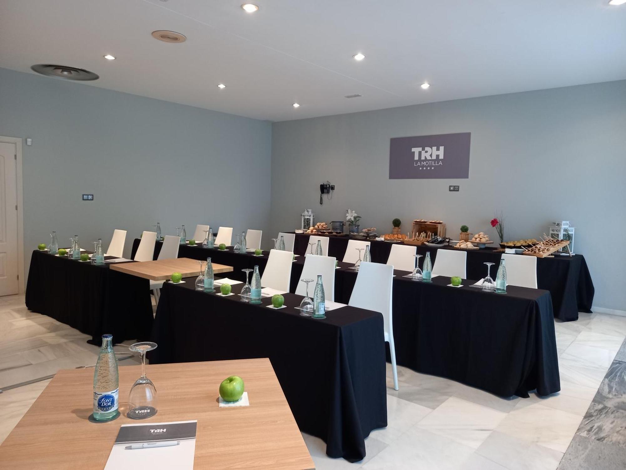Hotel Trh La Motilla Dos Hermanas Zewnętrze zdjęcie