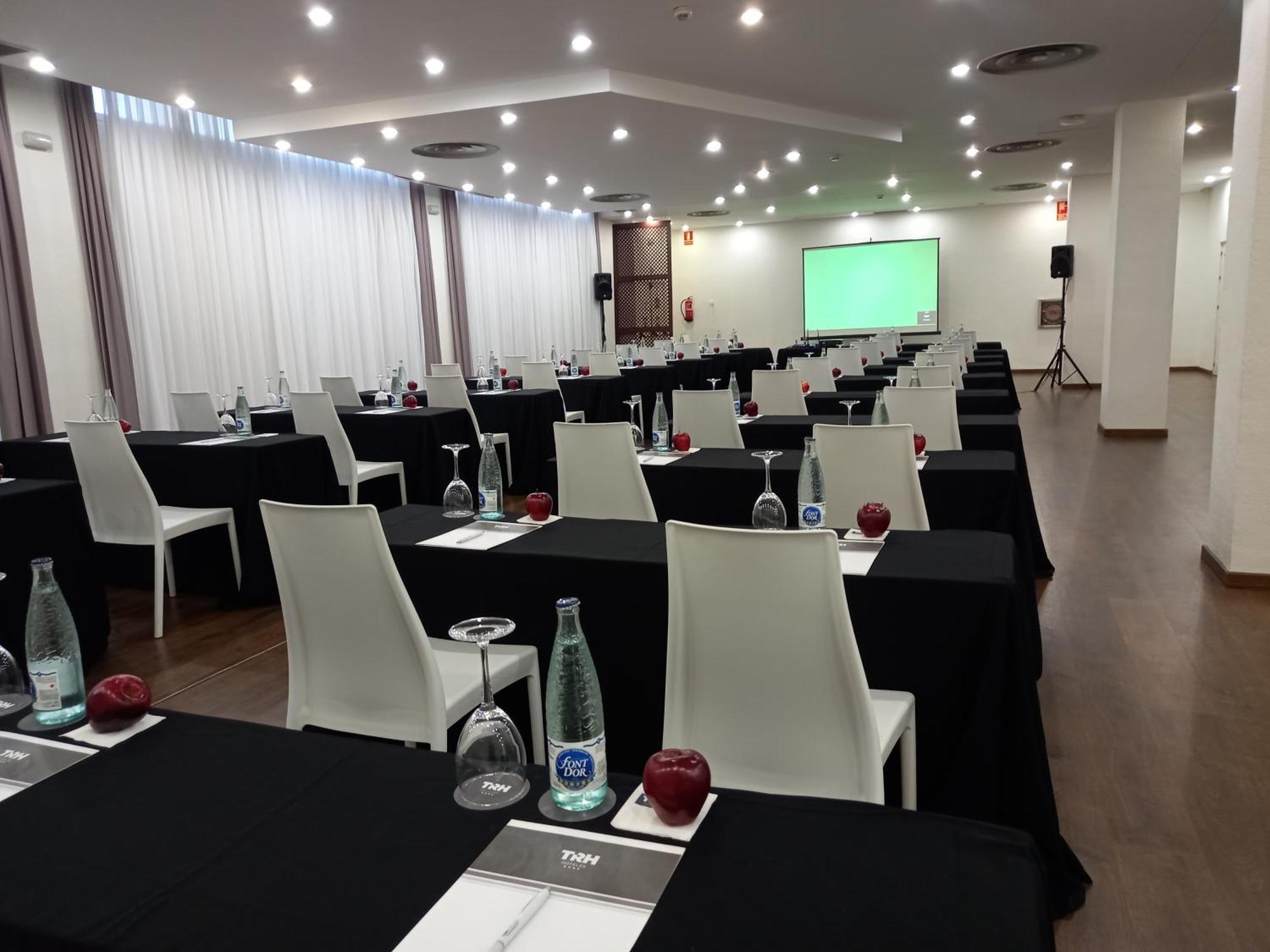 Hotel Trh La Motilla Dos Hermanas Zewnętrze zdjęcie
