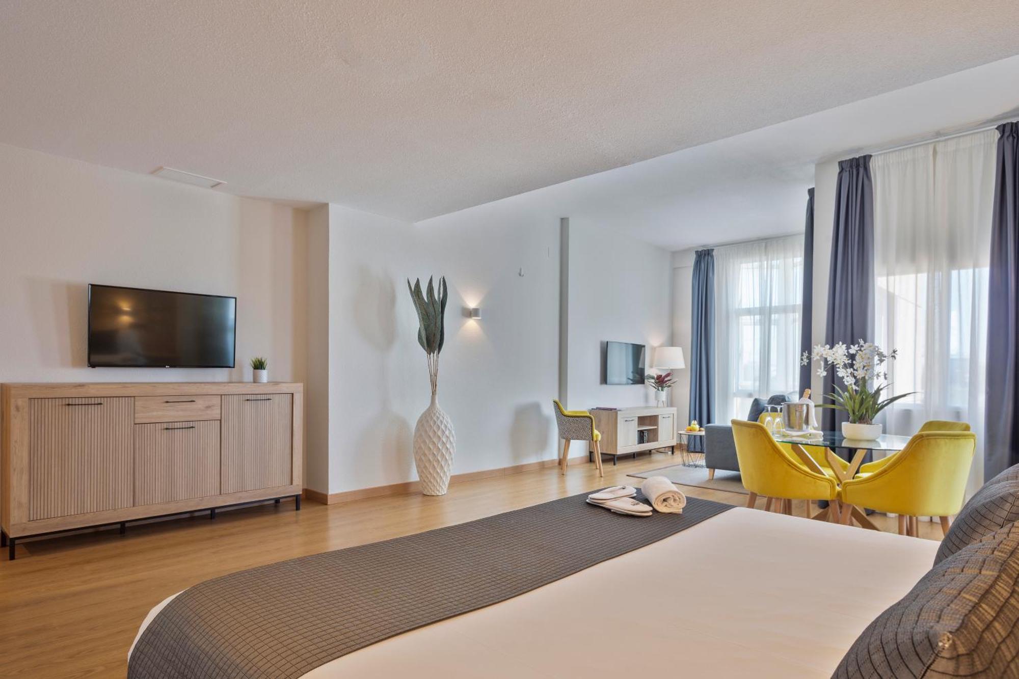 Hotel Trh La Motilla Dos Hermanas Zewnętrze zdjęcie
