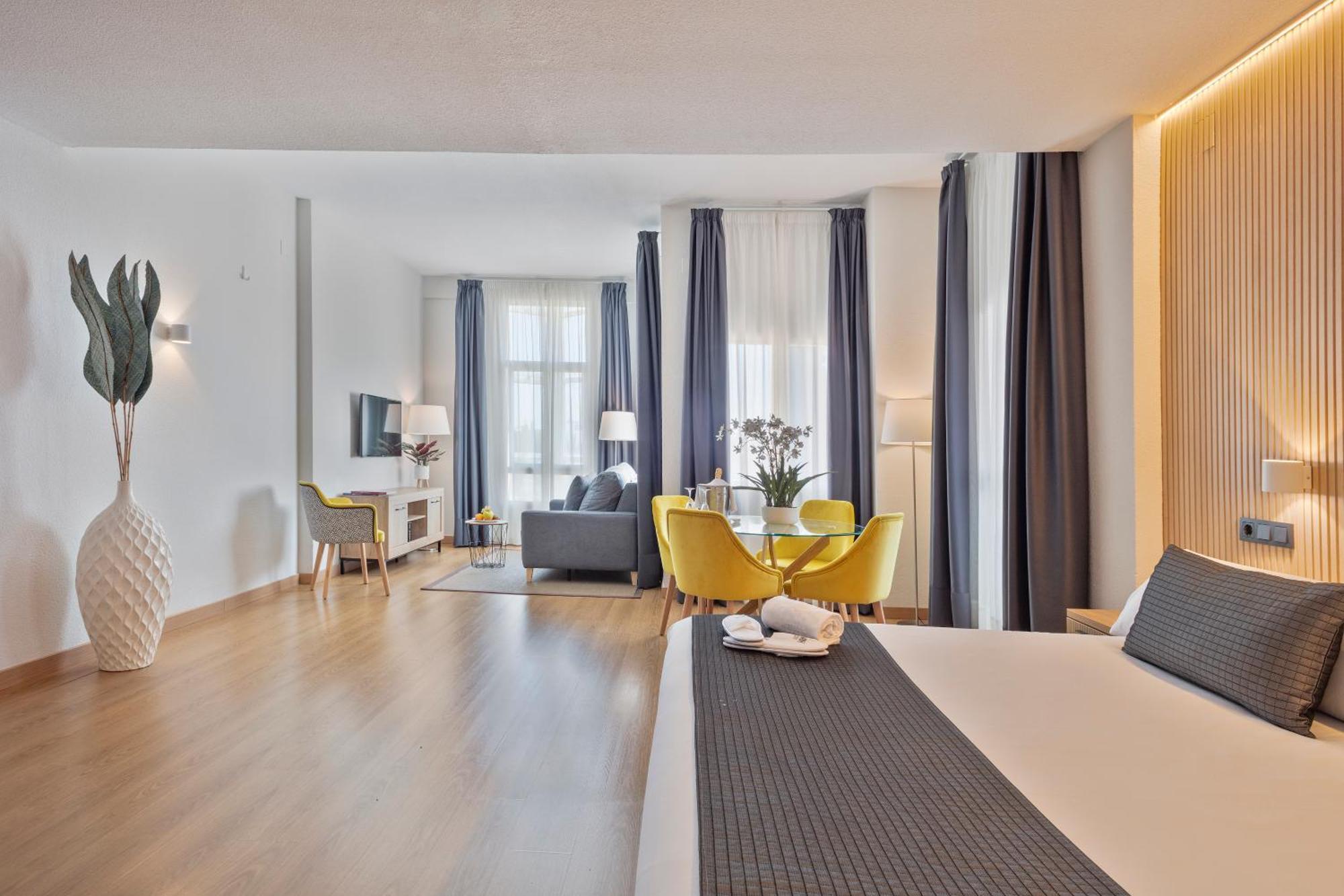 Hotel Trh La Motilla Dos Hermanas Zewnętrze zdjęcie