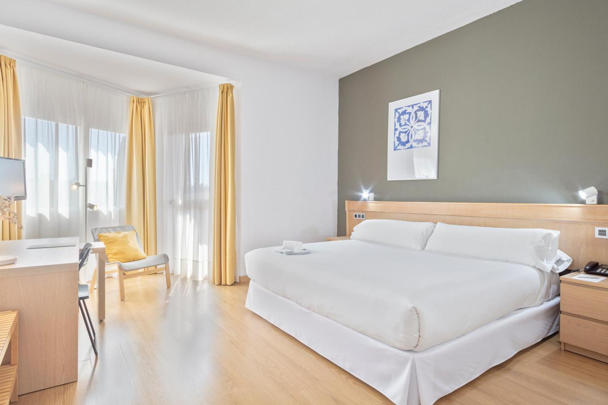 Hotel Trh La Motilla Dos Hermanas Zewnętrze zdjęcie